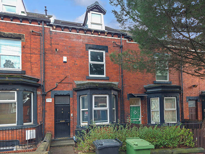 4 Bedroom Terraced House For Sale In Ridgeway Terrace, Leeds, LS6