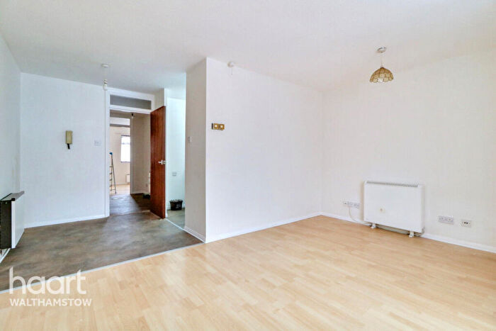1 Bedroom Apartment For Sale In Cairo Road, London, E17