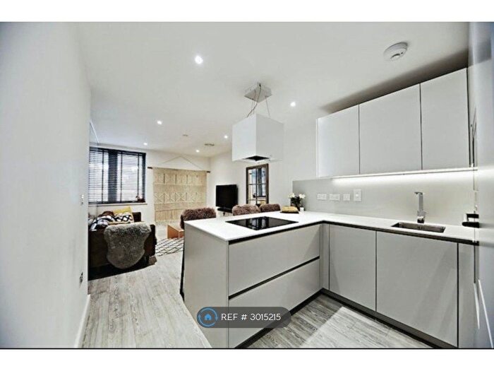 Studio To Rent In Gaumont Place, London, SW2