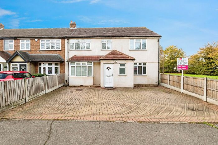 5 Bedroom End Terrace House For Sale In Newtons Close, Rainham, RM13