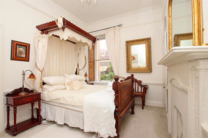 1 Bedroom Flat To Rent In Beaufort East, Bath, BA1