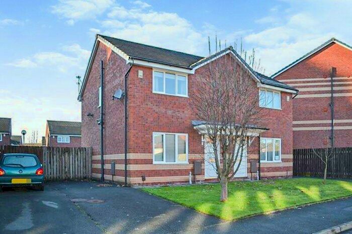 3 Bedroom Semi-Detached House To Rent In Brocade Close, Salford, M3