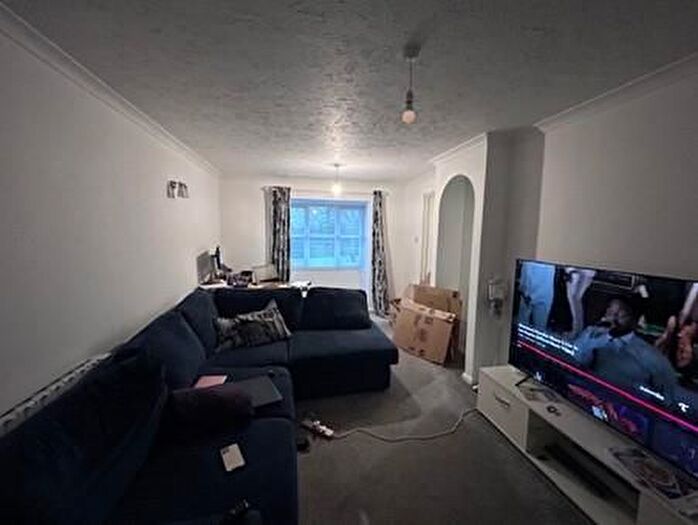 2 Bedroom Flat To Rent In Cooper Close, Greenhithe, DA9