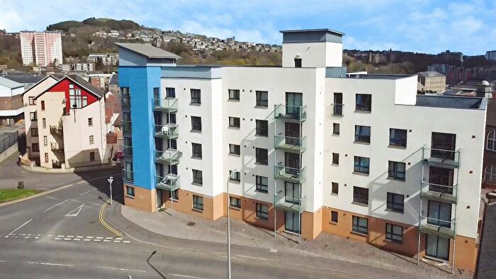 3 Bedroom Flat To Rent In Bellfield Street, Dundee, DD1