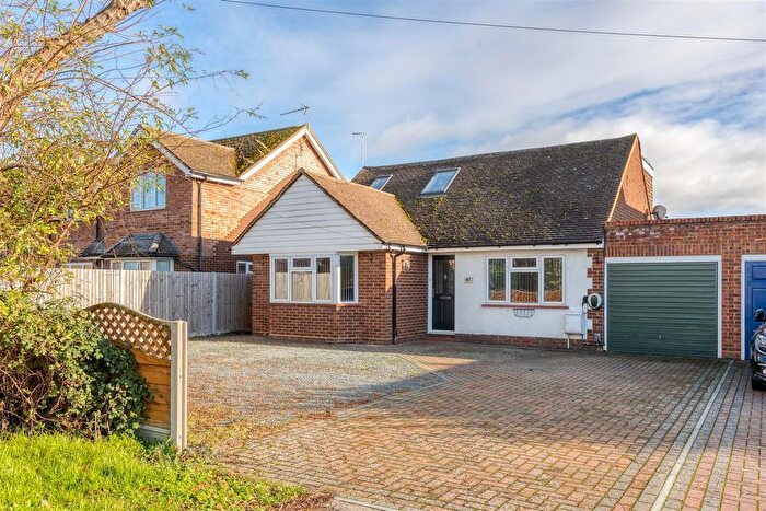 4 Bedroom Detached Bungalow For Sale In Hitchin Road, Arlesey, SG15