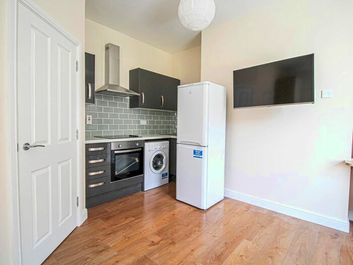 Studio To Rent In Apt, - East Parade #, HG1