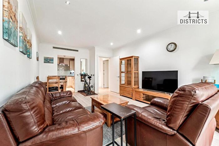 1 Bedroom Apartment To Rent In Discovery Dock Apartments, South Quay Square, E14