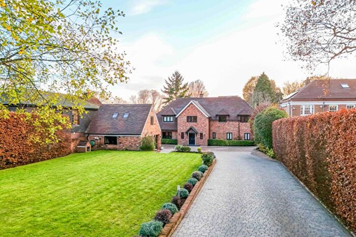 6 Bedroom Detached House To Rent In Marshals Drive, St. Albans, Hertfordshire, AL1