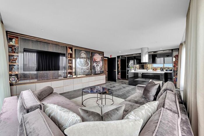 2 Bedroom Flat For Sale In Rope Street London, SE16