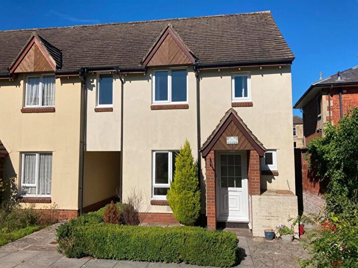 3 Bedroom Terraced House To Rent In Causeway Close, Chippenham, SN15