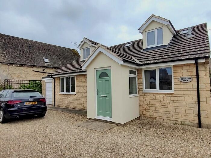 4 Bedroom Detached Bungalow To Rent In Chapel Road, Kempsford, Fairford, GL7