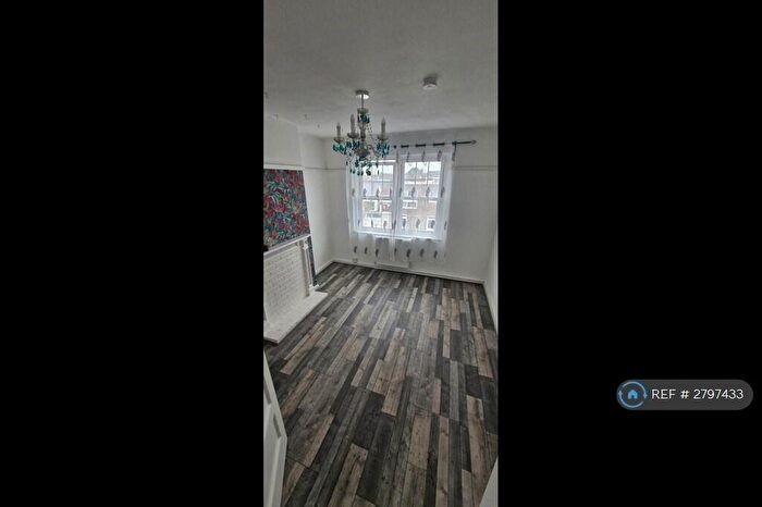 1 Bedroom Flat To Rent In Bishopric, Horsham, RH12