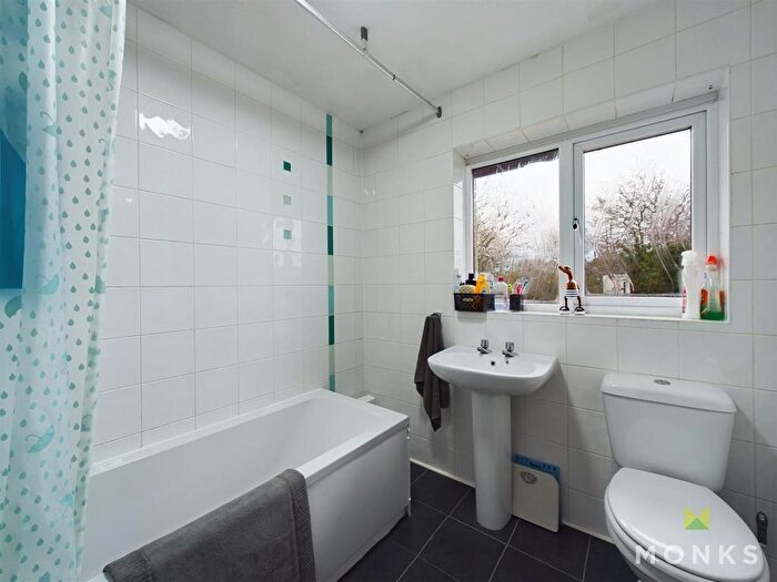 3 Bedroom Detached House For Sale In Guinevere Close, Oswestry, SY11