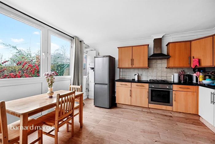4 Bedroom Flat To Rent In Ibsley Gardens, London, SW15