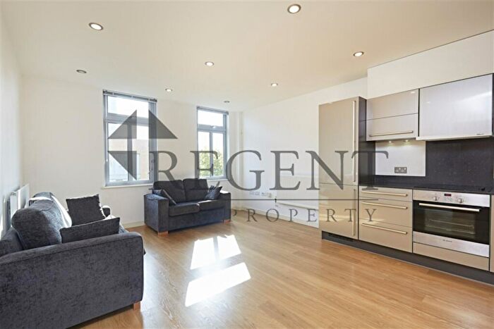 2 Bedroom Apartment To Rent In Caspian Apartments, London, E14