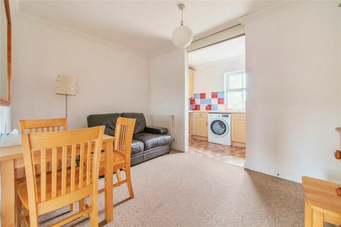 3 Bedroom Apartment For Sale In Venneit Close, Oxford, OX1