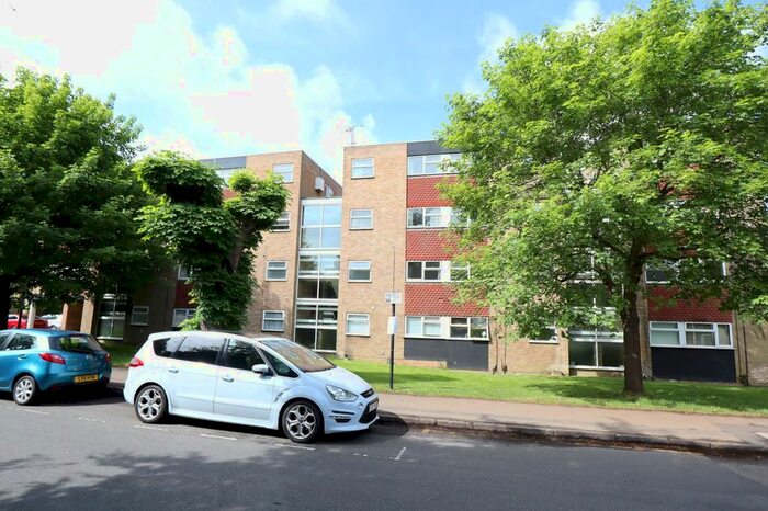 1 Bedroom Flat To Rent In Milton Road, Harpenden, AL5