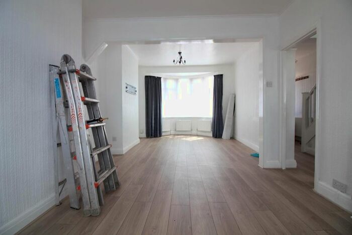 3 Bedroom End Of Terrace House To Rent In Rosecroft Road, Southall, UB1