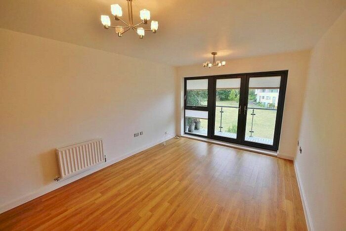 2 Bedroom Flat To Rent In Brooking House, Rollason Way, Brentwood, CM14