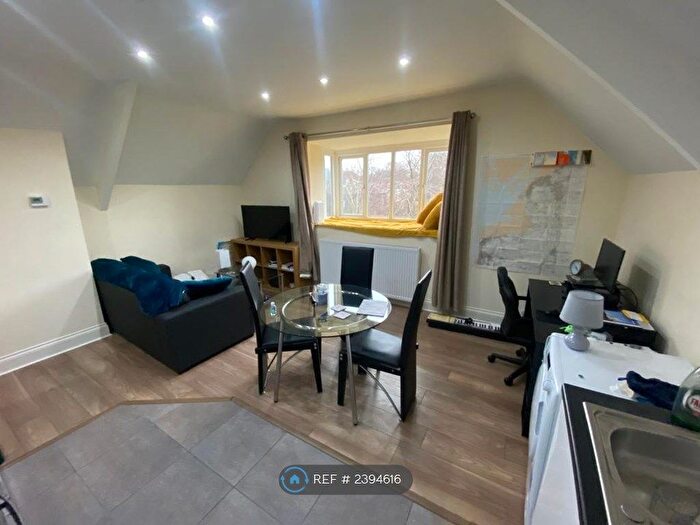 1 Bedroom Flat To Rent In North Hill Road, Leeds, LS6