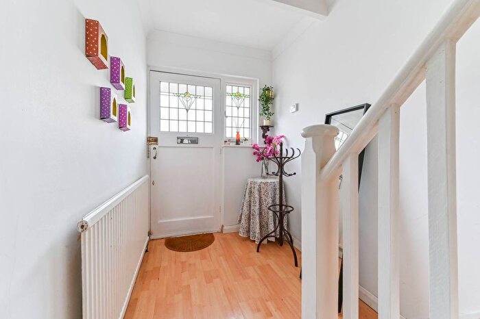 3 Bedroom Terraced House For Sale In Runnymede Crescent, Streatham Vale, London, SW16