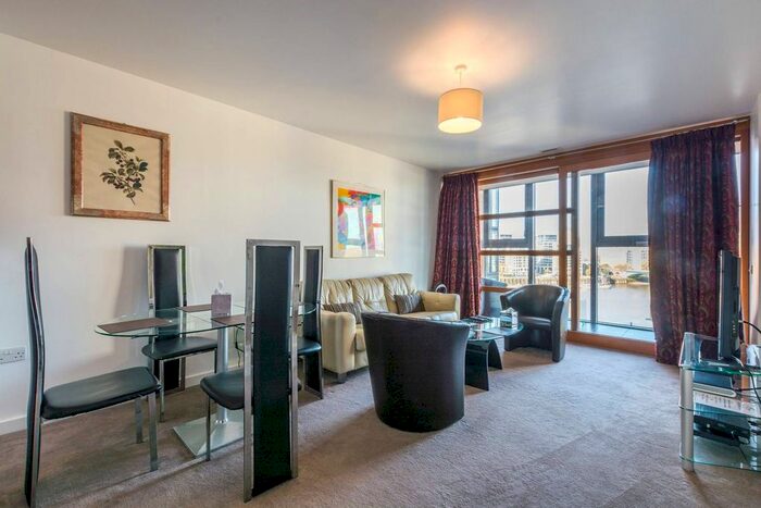 1 Bedroom Flat To Rent In Falcon Wharf, Battersea, London, SW11