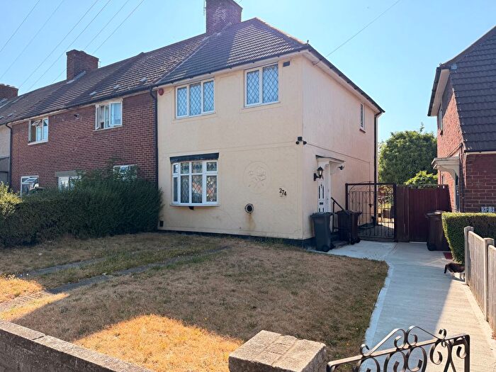 3 Bedroom End Of Terrace House For Sale In Becontree Avenue, Dagenham, RM8