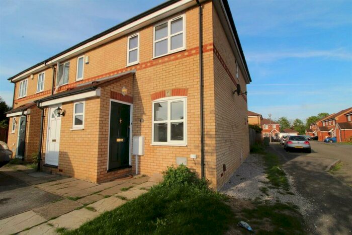 2 Bedroom House To Rent In Hurley Croft, Monkston, Milton Keynes, MK10