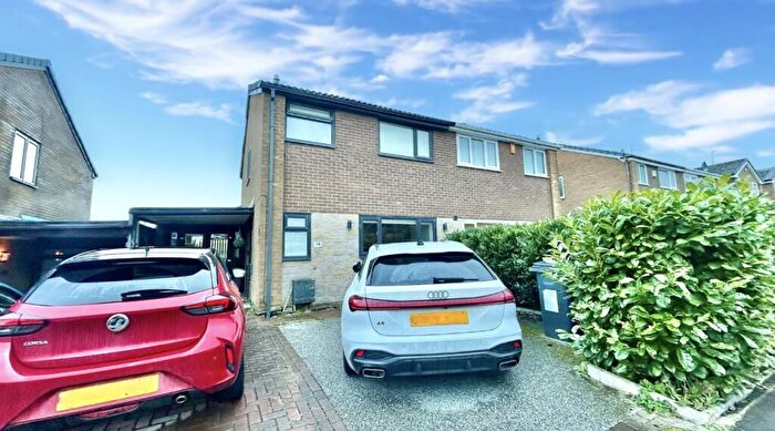 3 Bedroom Semi Detached House For Sale In York Road, Chadderton, Oldham, OL9