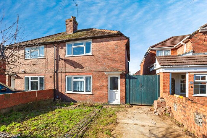 3 Bedroom Semi-Detached House For Sale In Northampton Avenue, Slough, SL1