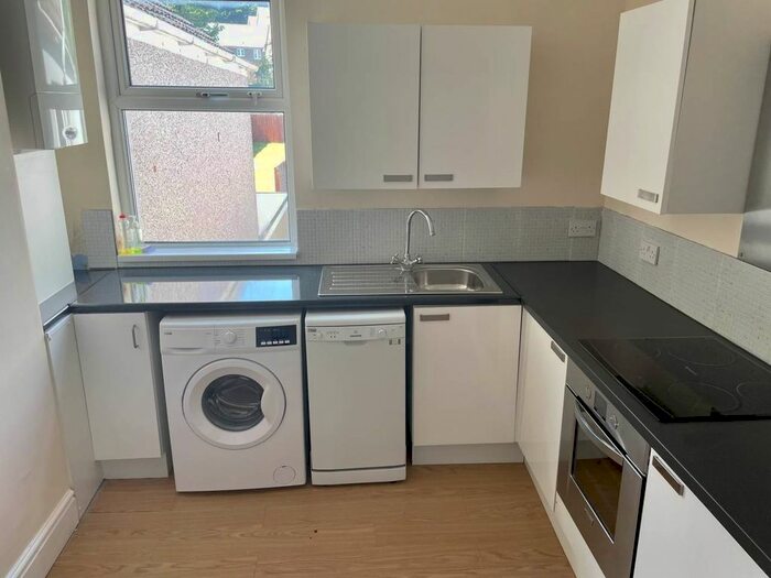 3 Bedroom Property To Rent In Dillwyn Road, Sketty, Swansea, SA2