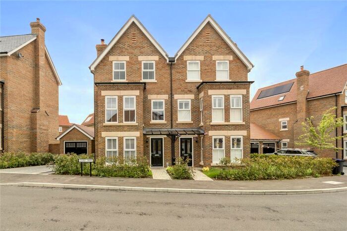 4 Bedroom Semi-Detached House To Rent In Curf Way, Burgess Hill, West Sussex, RH15