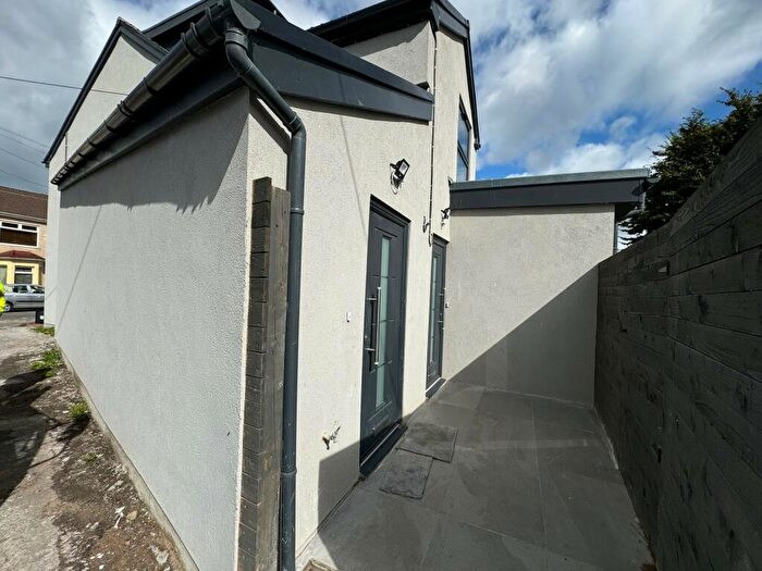 2 Bedroom Flat To Rent In Hanham Road, Kingswood, BS15