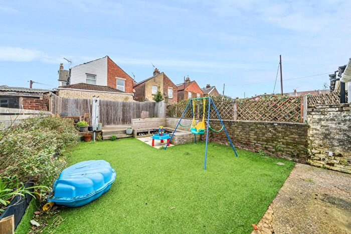 3 Bedroom Terraced House For Sale In Queens Road, Portsmouth, Hampshire, PO2