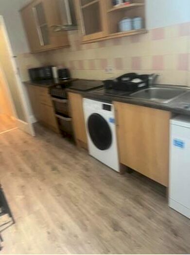 2 Bedroom Flat To Rent In Heron Court Road, Charminster, BH3