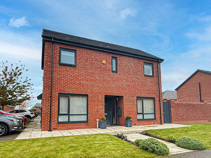 3 Bedroom Semi Detached House For Sale In Viola Drive, Belle Vale, Liverpool, L27