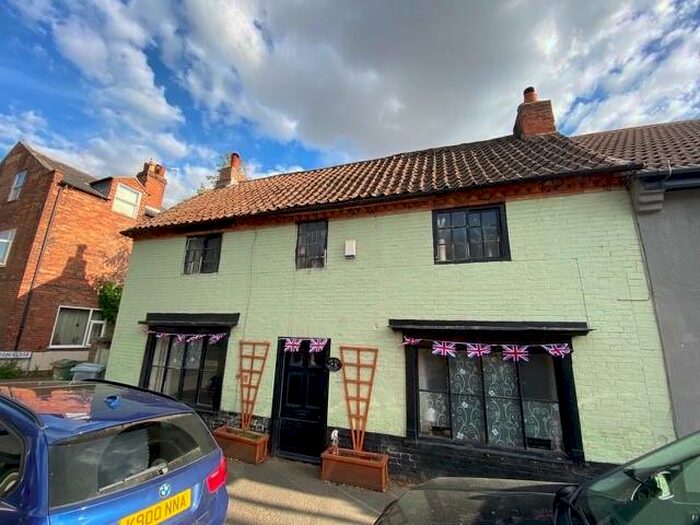 3 Bedroom Semi-Detached House For Sale In The Pot Shop, Main Street, Farnsfield, NG22