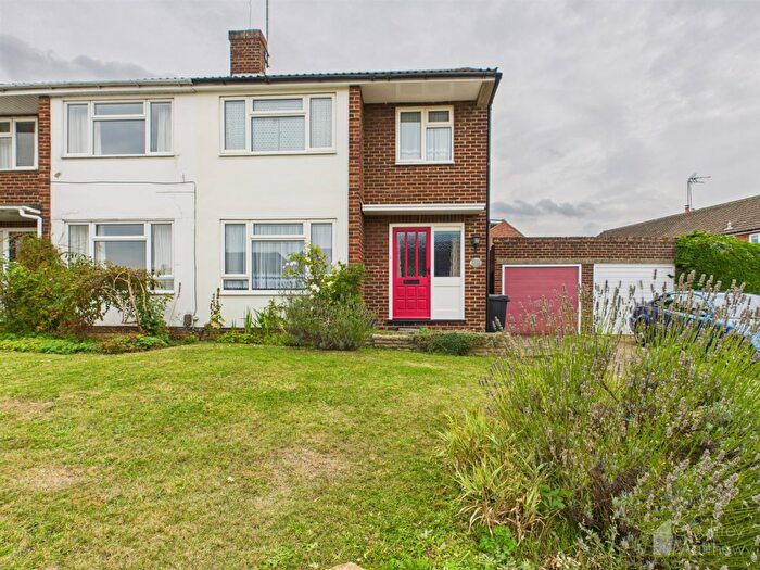 3 Bedroom Semi-Detached House For Sale In Elmbridge, Harlow, CM17