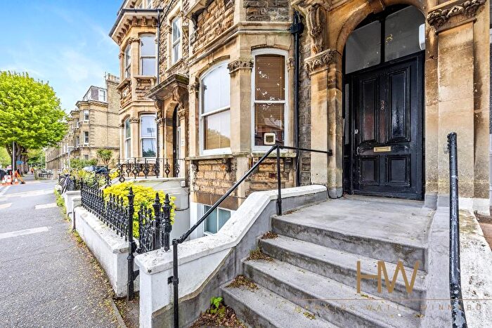 2 Bedroom Flat For Sale In Cromwell Road, Hove, BN3