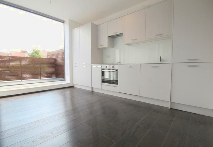 2 Bedroom Flat To Rent In Colney Hatch Lane, Muswell Hill, N10