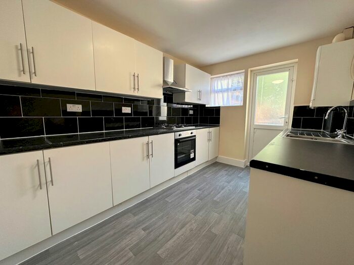 4 Bedroom Terraced House To Rent In Hendon Road, London, N9