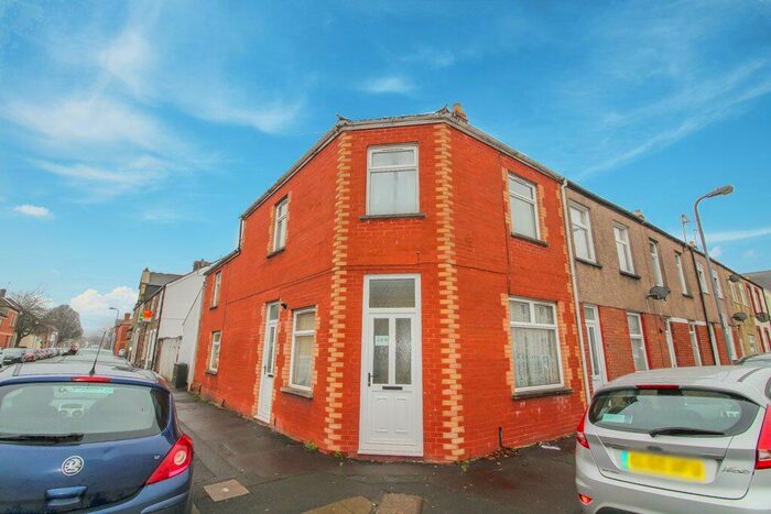 1 Bedroom Flat To Rent In Flora Street, Cathays, Cardiff, CF24