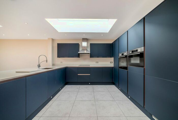 2 Bedroom Flat To Rent In 54 Shortlands, Bromley BR2