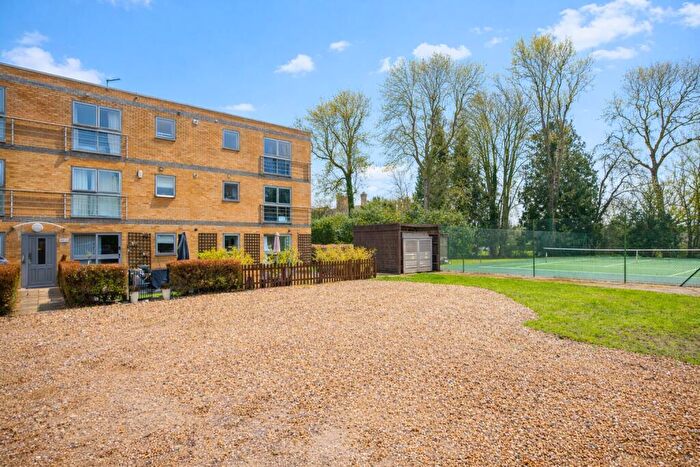 2 Bedroom Apartment For Sale In Astwick Manor, Coopers Green Lane, Hatfield, Hertfordshire, AL10
