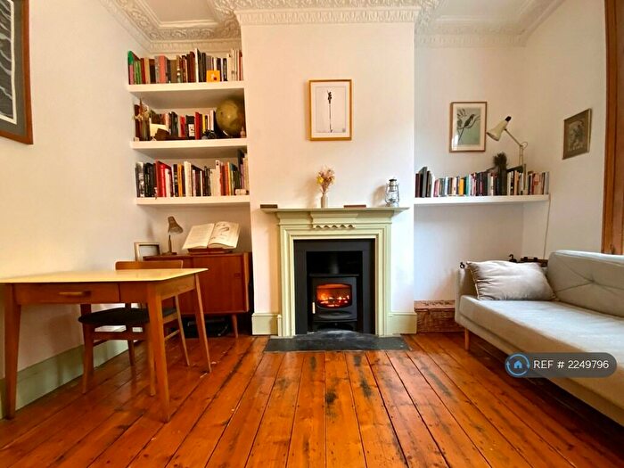 2 Bedroom Maisonette To Rent In Chisenhale Road, London, E3