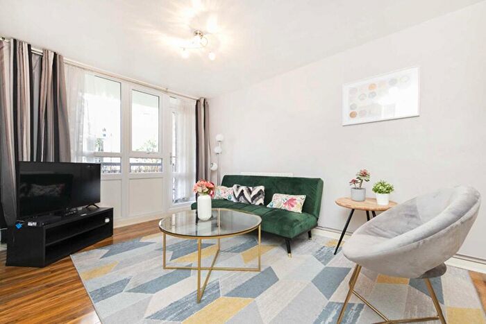 2 Bedroom Flat To Rent In Whiston Road, Broadway Market, E2