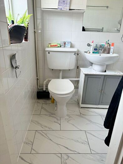 2 Bedroom Detached House To Rent In Alibon Road, Dagenham, RM10