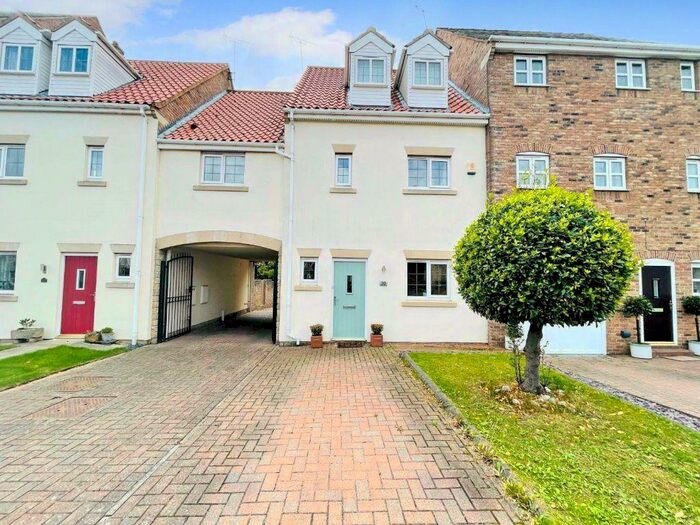 4 Bedroom Town House To Rent In Henrys Mews, Sherburn In Elmet, LS25