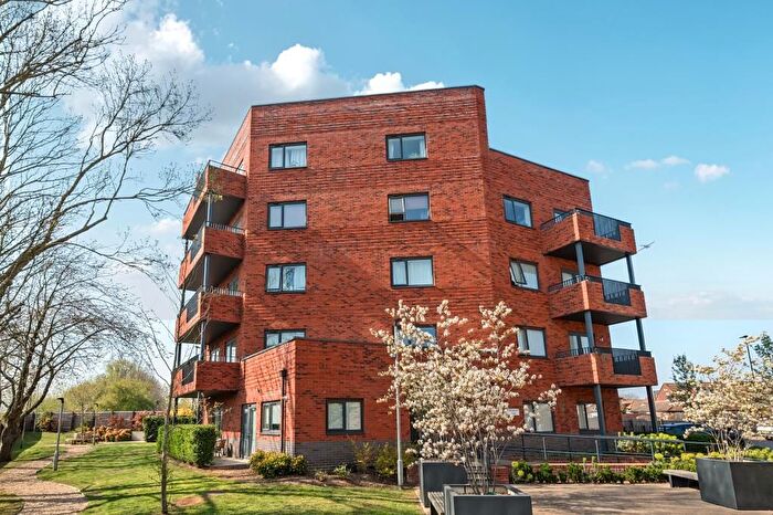 2 Bedroom Flat To Rent In Feltham, Feltham, TW14