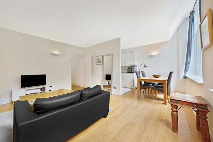 1 Bedroom Flat To Rent In West Smithfield - Farringdon, EC1A